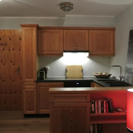 - Ausstattung - Lage Appartement