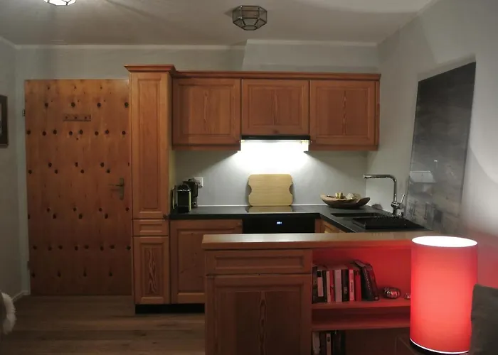 - Ausstattung - Lage Appartement